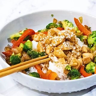 Wok poulet basilic