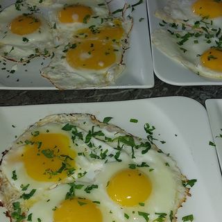 3Œufs au plat ou omelette nature 