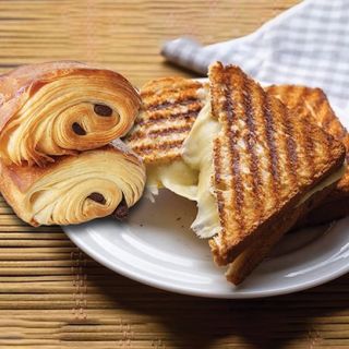 Petit Déjeuner Parisien