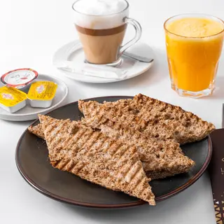 Pain Grillé & Beurre Et Confiture