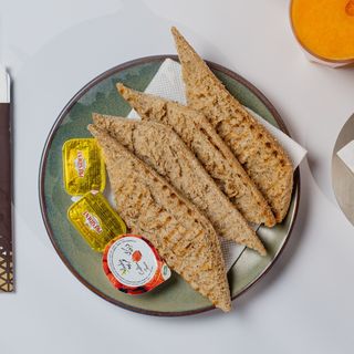 Pain Grillé, Beurre Et Confiture