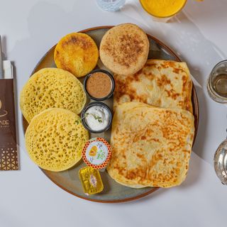 Assortiment De Msmen, Baghrir et Harcha