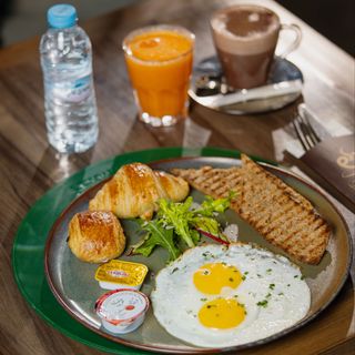 Petit Déjeuner Continental