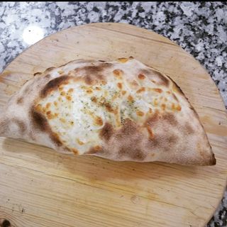 Calzone Thon