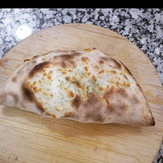 Calzone Thon Charcuterie