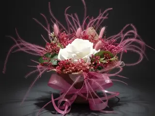 DarNowar – Perle de Jute – Composition Florale Rose Fuchsia