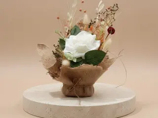 COMOSITION 1 ROSE BLANCHE ARTIFICIELLE MOPRA