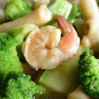 Goong Pad Brocoli 