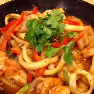 Talay Pad Nam Man Hoy