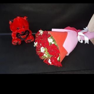 باقة ورد ودبدوب صغير