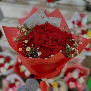 bouquet fleurs rouge 1