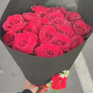 باقة حمراء
