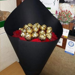 bouquet fleurs avec chocolat