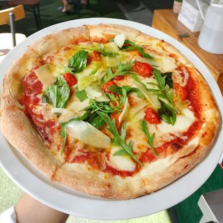 Pizza Caprese