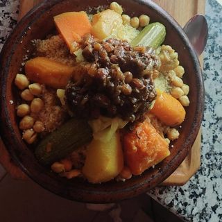 Couscous viande avec tfaya