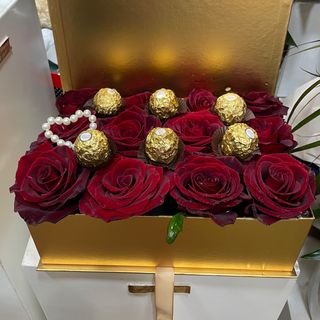 Book flower èlèctric  de roses rouges et six ferrero