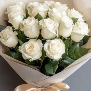 12 roses blanches