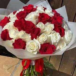 25 roses rouge et blanc