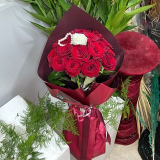 Tu es unique de 12 roses rouge