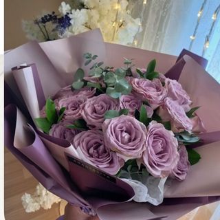 12 roses violettes  prémium