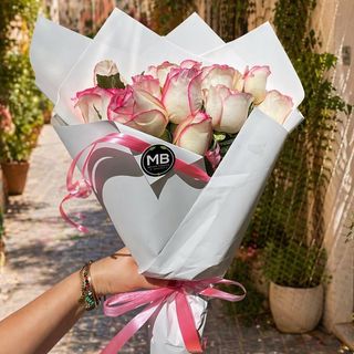 12 roses prémium bordé