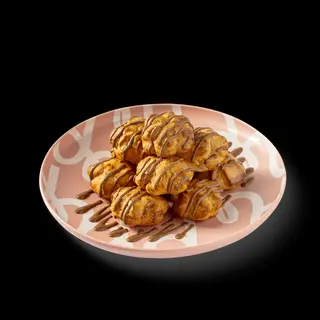 Cream puff pyramid