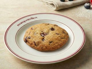 Chocolate chip cookie