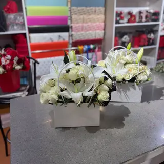 Panier  rose blanche