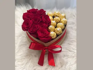 Box chocolat et fluers rouge