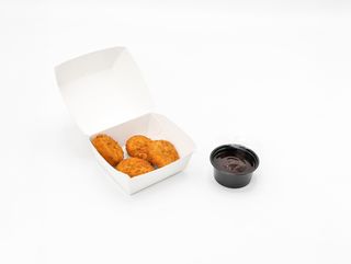 NUGGETS 4 PCS WITH  BBQ SAUCE