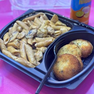 Penné poulet aux champignons à la crème