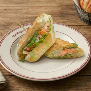 Sandwich saumon grillé