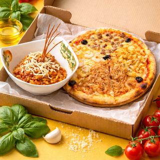 Pizza quatre saisons + spaghettis bolognaise
