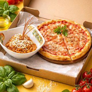 Pizza margharitta + spaghetti bolognaise