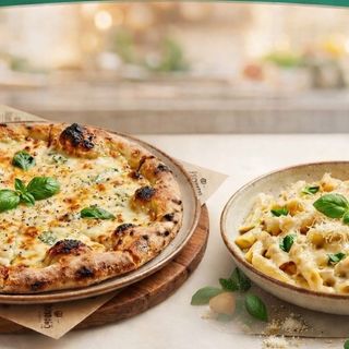 Pizza quatre fromages + penné poulet