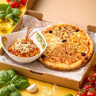 Pizza quatre saisons + spaghettis bolognaise