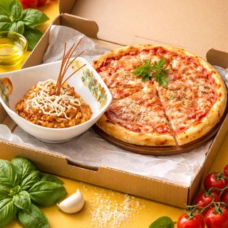 Pizza margharitta + spaghetti bolognaise