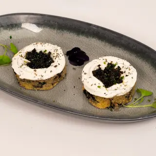 Harcha aux olives noir et fromage frais