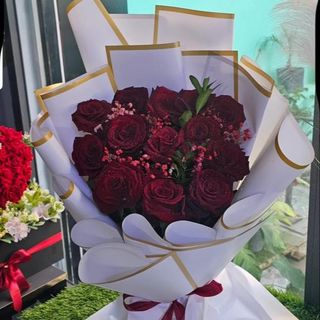 باقة ورد جوري مع تغليف ابيض لاحبابكم