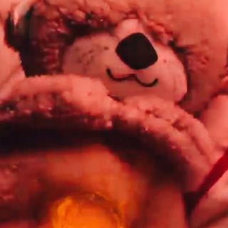 دب رائع يتنفس ويصدر موسيقى جميله 