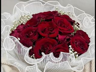 Bouquet de 10 fleurs rouge Emballage blanc