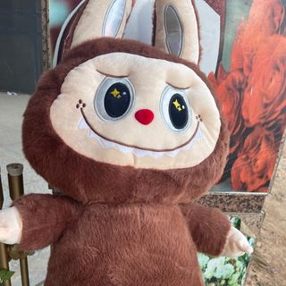 اخر اصدار من دمية لابوبو الشهيرة مع أجنحة فضية بالخلف قياس 56cn