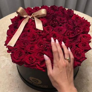 Box de fleur rouge boite noire