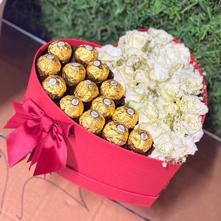 Box rouge fleur blanc cœur avec Ferrero