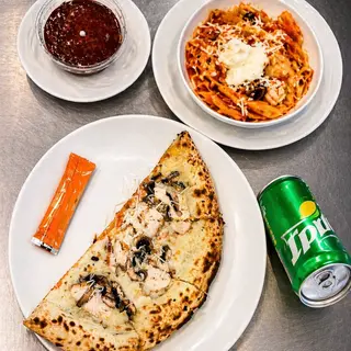 Moitiés Pates et moitiés Pizza