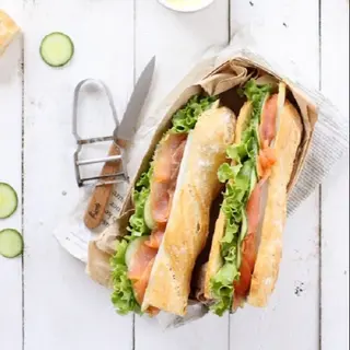 Sandwich au saumon fumé