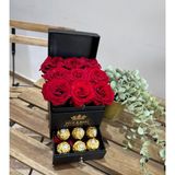 Boite fleur noir avec chocolat