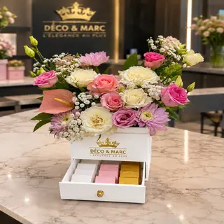 Composition Florale Blanche avec Chocolat Belge 190 g