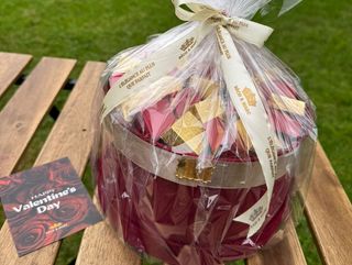 Burgundy Velvet Chocolate Hatbox – 450g