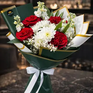Red & White Rose Harmony
